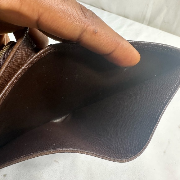 Louis Vuitton Wallet - Picture 7 of 11